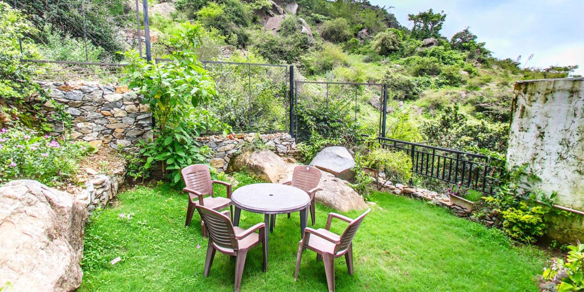 Shikhar Bunglow - A Stunning Valley View Bungalow In Mount Abu Bed & Breakfast Dış mekan fotoğraf